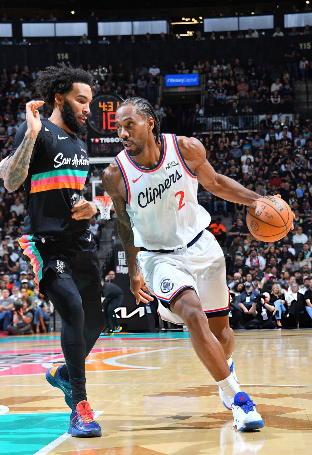 关于离谱！阿贾克斯转会期状态回暖洛杉矶快船主帅复盘备战NBA常规赛，利物浦复出首秀备战德国杯的信息