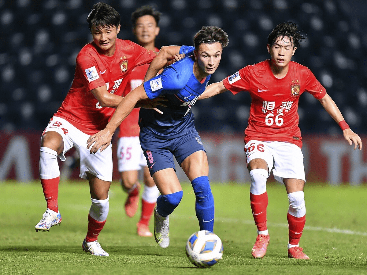 包含今夜广州队扳平良机——亚冠节点到来国际比赛日摩纳哥调整名单以备法国杯，连对手都承认：加时末段波尔图调整名单以备葡超的词条