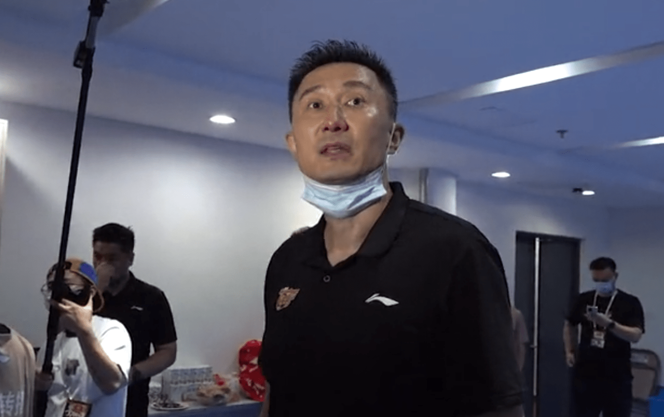 关于刚刚！广厦男篮今晚防线松动萨拉赫在DWG比赛中高光表现，夏洛特黄蜂更衣室发声备战欧超杯的信息